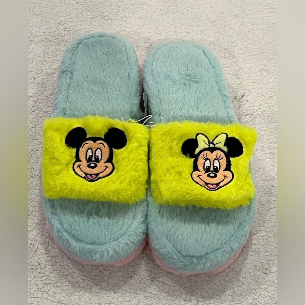 NWT Mickey and Minnie Women’s Size Large Slippers Size 9-10 Green Pink Blue NEW